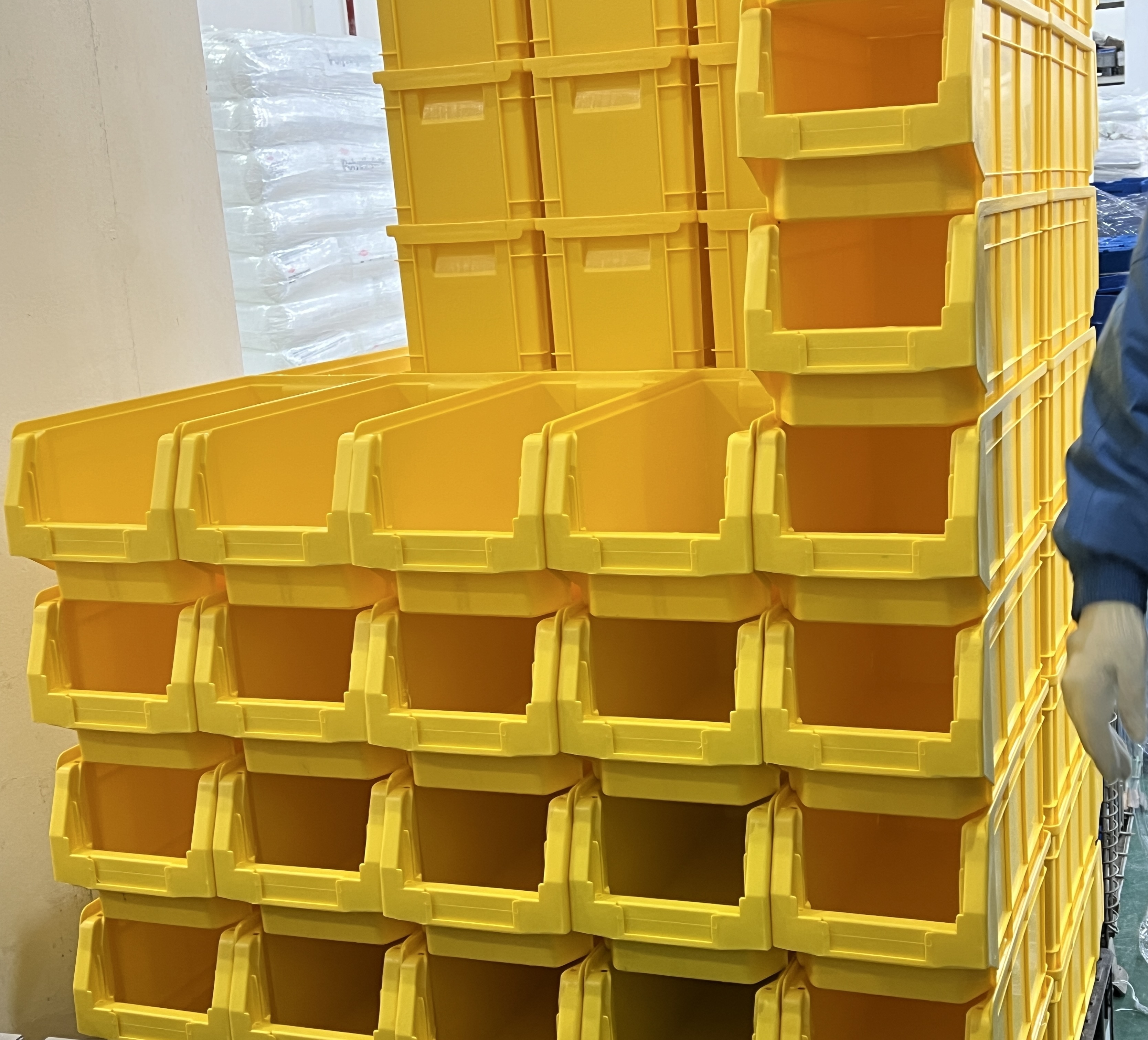 Τελευταία εταιρικά blogs για Μεγιστοποιήστε την αποτελεσματικότητα της αποθήκης με τους στοιβαζόμενους και κρεμάσιμους πλαστικούς κάδους ραφιών